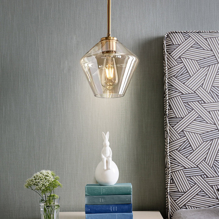 Lámpara colgante decorativa para comedor, con vidrio en forma de diamante y acabado en latón.