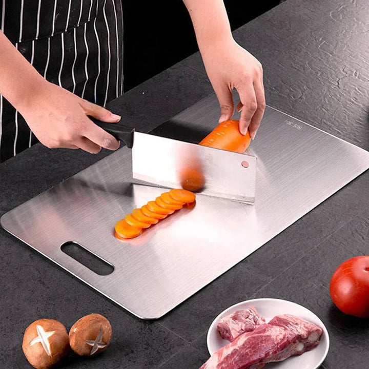 Bloque de corte ecológico de titanio, superficie higiénica y fácil de limpiar, ideal para cocina.