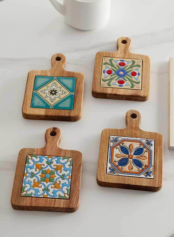 Decorativo posaplatos artesanal con diseño único, perfecto para embellecer tu mesa de comedor.