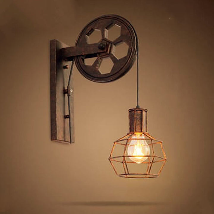 Luz de pared vintage E27 de hierro forjado, aplique industrial con mecanismo de polea rústico.