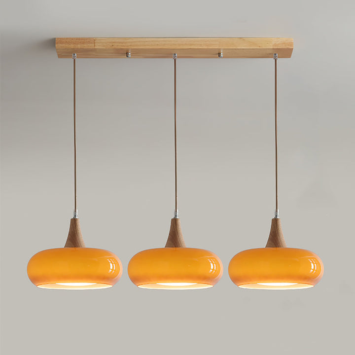 Iluminación colgante decorativa, ambiente cálido para la cocina con diseño moderno.