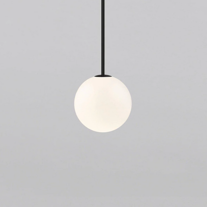 Lámpara colgante de techo minimalista nórdica, esfera de vidrio esmerilado para una iluminación moderna y suave.
