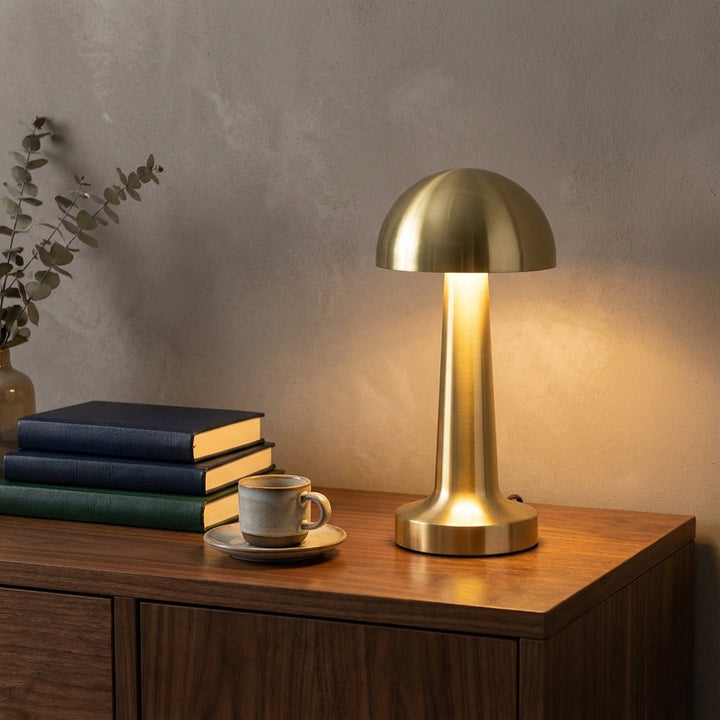 Lámpara LED táctil regulable, diseño minimalista, ideal para mesita de noche.