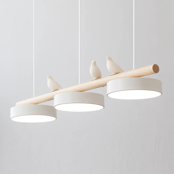 Suspensión LED decorativa de pájaro, luz moderna para crear un ambiente relajante.