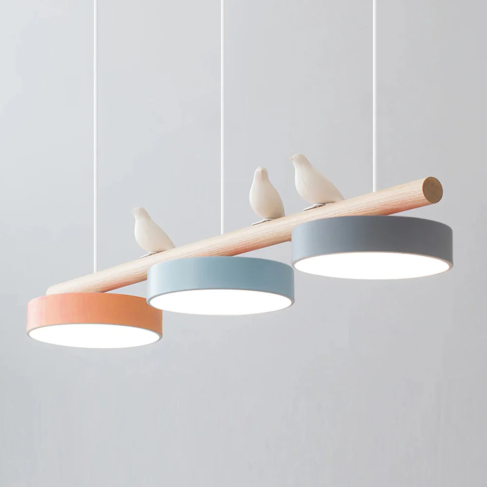 Suspensión LED de pájaro, iluminación interior con diseño natural y estilo escandinavo.