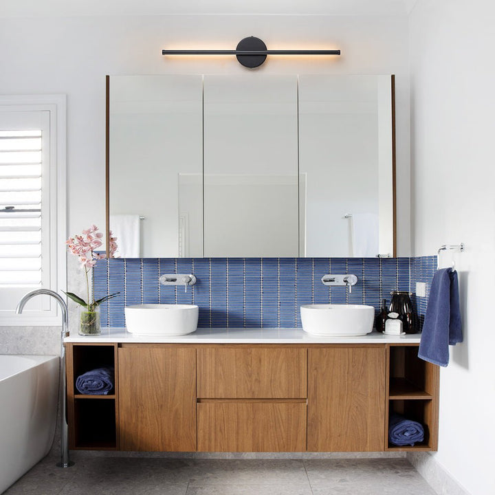 Lámpara de pared LED moderna con luz lineal ajustable. Perfecta para iluminación interior del hogar.