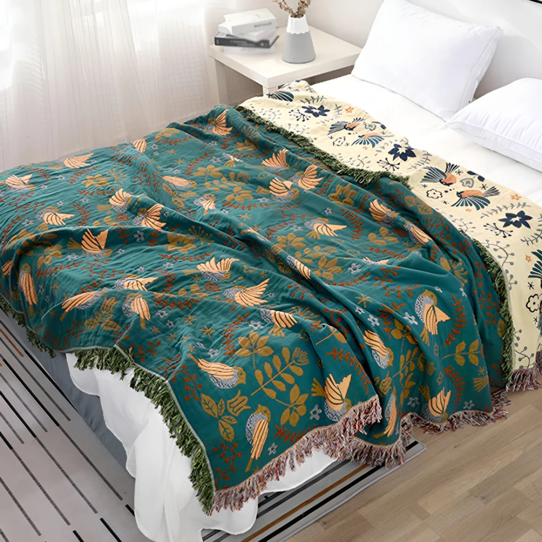 Manta decorativa botánica para un ambiente acogedor. Perfecta para sala o como regalo de confort.