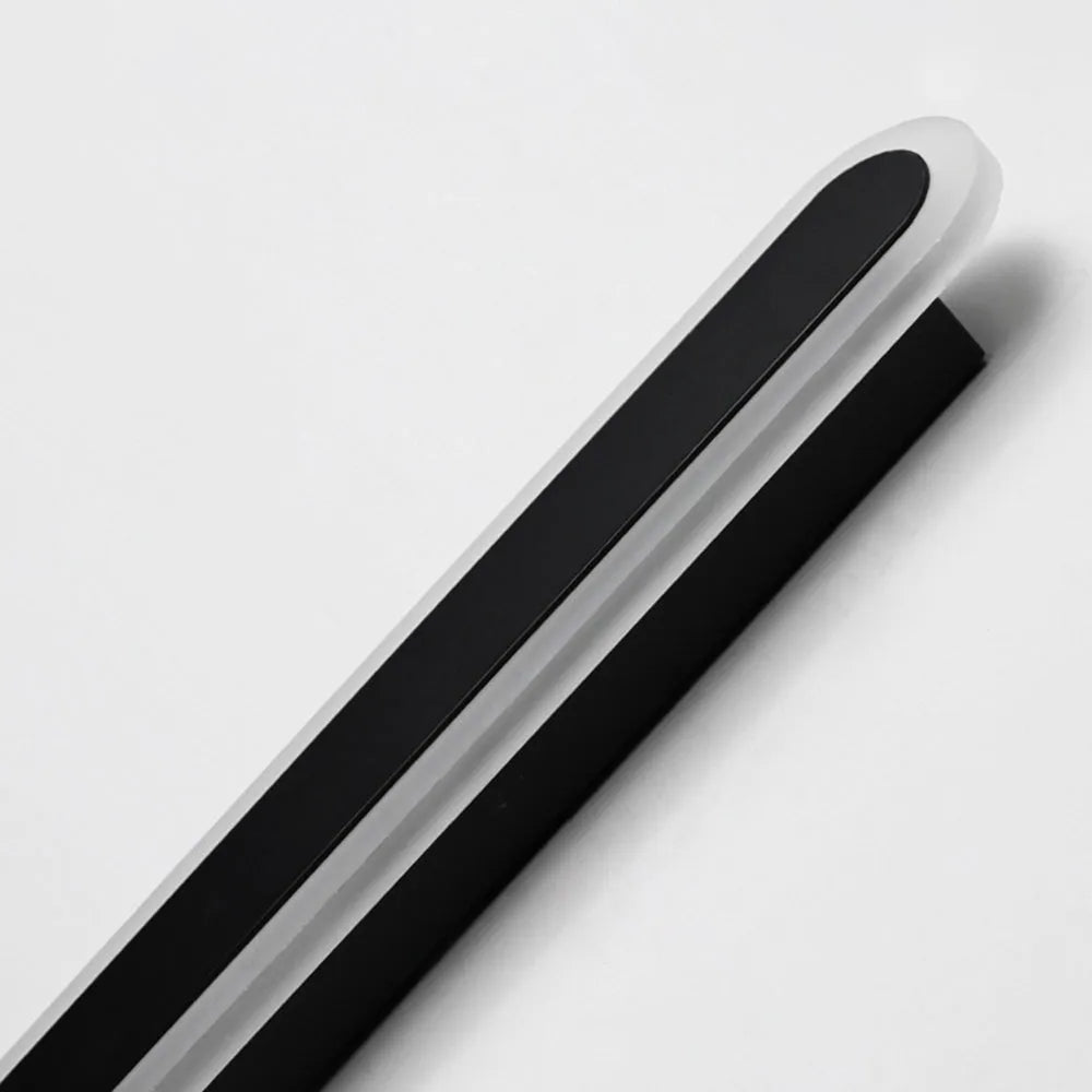 Iluminación moderna de pared LED exterior, impermeable y duradera para jardín, terraza o entrada de casa.