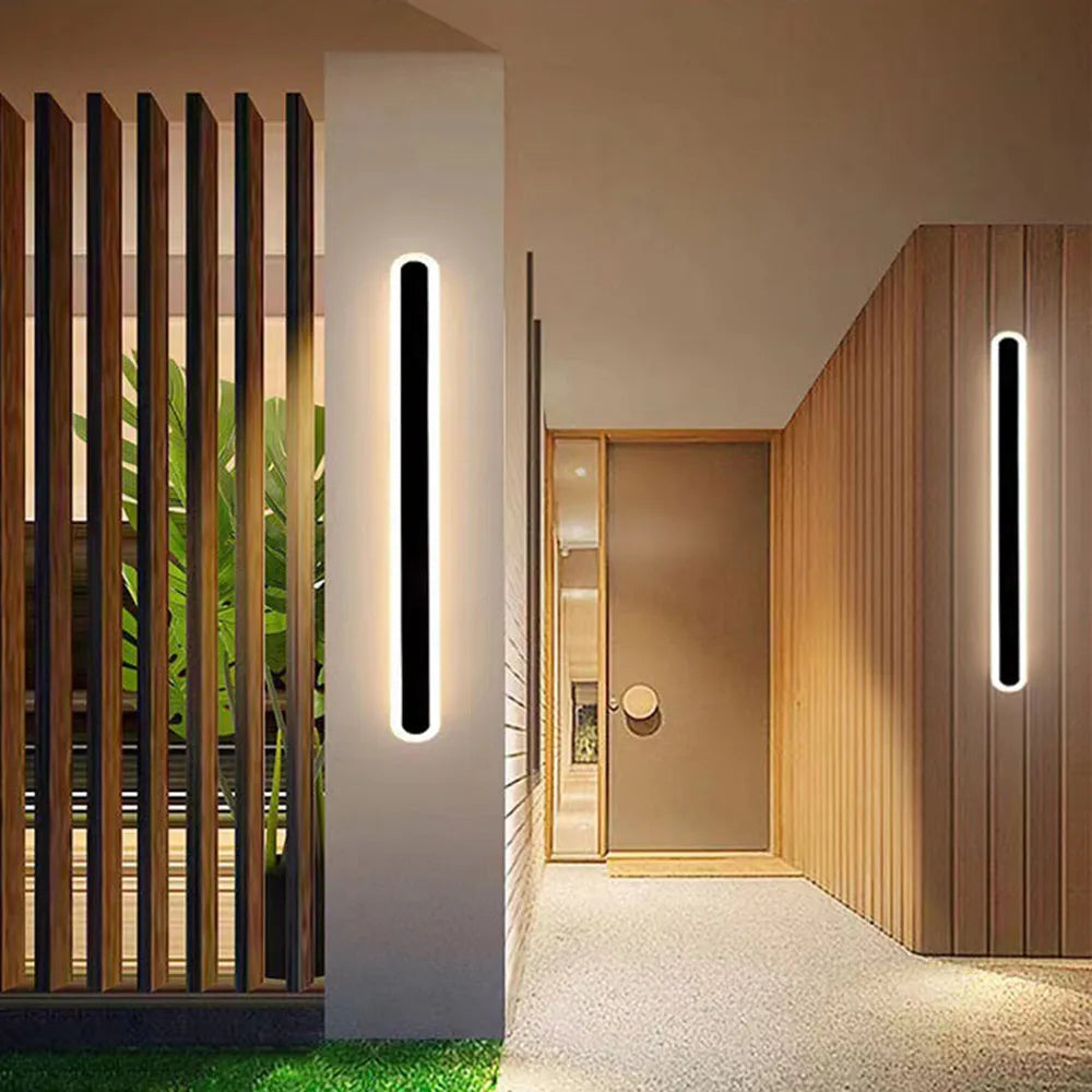 Aplique exterior LED de alta eficiencia energética, diseño moderno para realzar la estética de tu hogar.