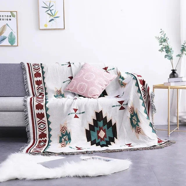 Manta de poliéster y algodón, suave y duradera, ideal para decoración del hogar.
