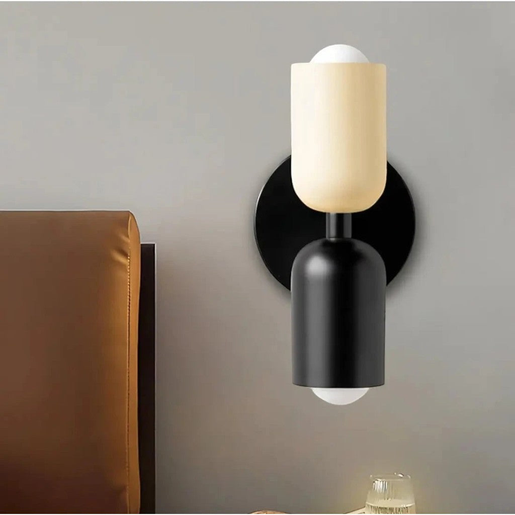 Lámpara de pared doble LED, diseño nórdico moderno, eficiencia energética en el hogar actual.