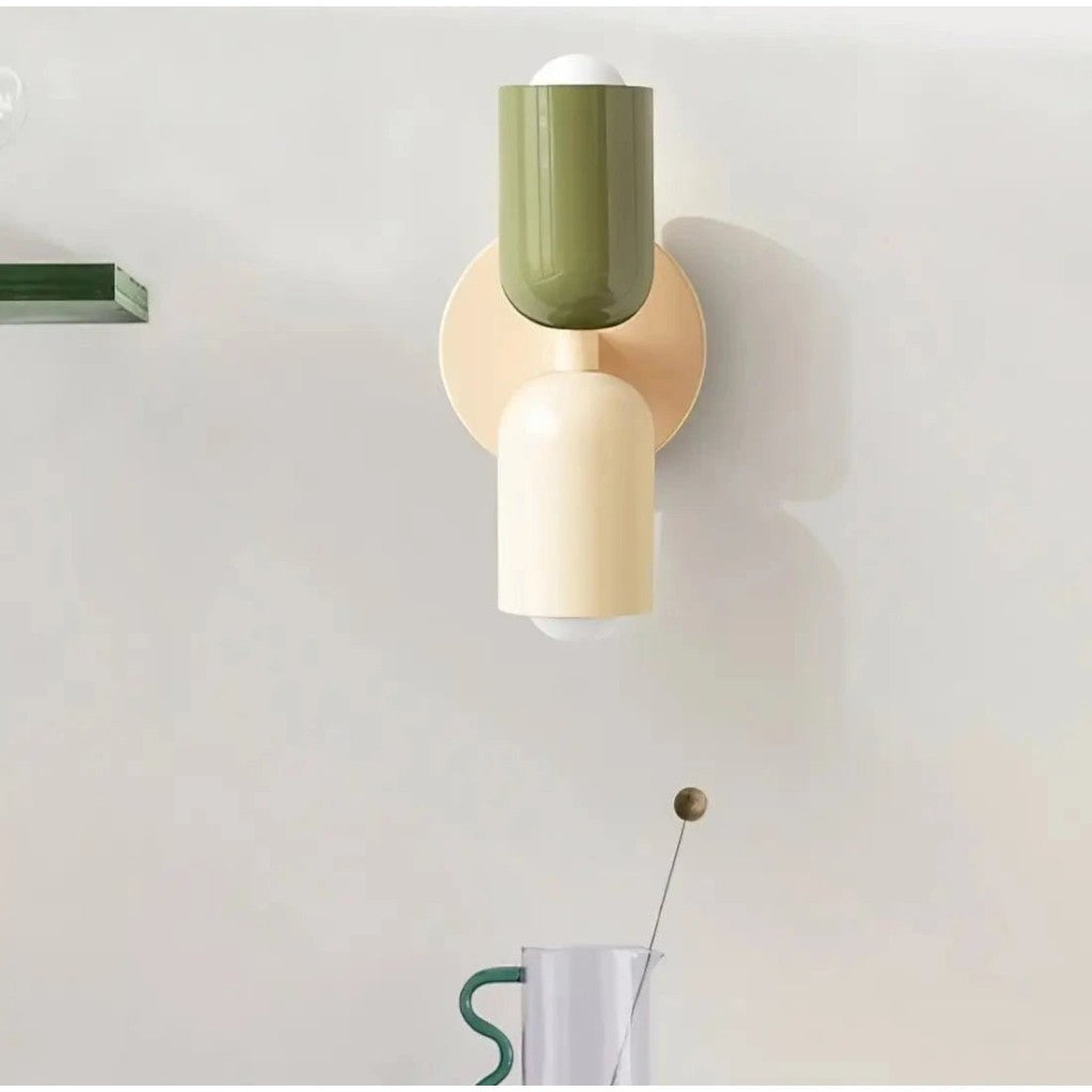 Lámpara de pared moderna, doble foco, luz LED, diseño nórdico para un montaje rápido en pared.