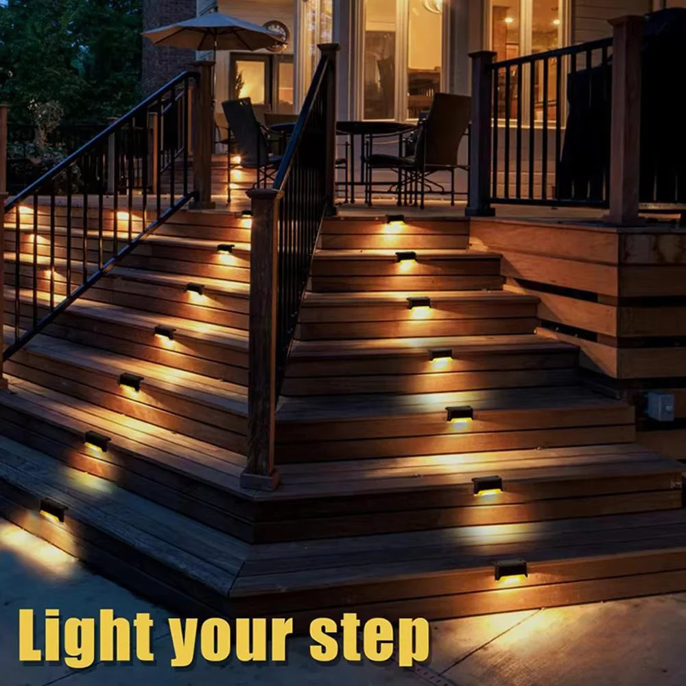 Elegante luz solar LED cálida para escaleras, barandillas. Iluminación exterior con estilo.