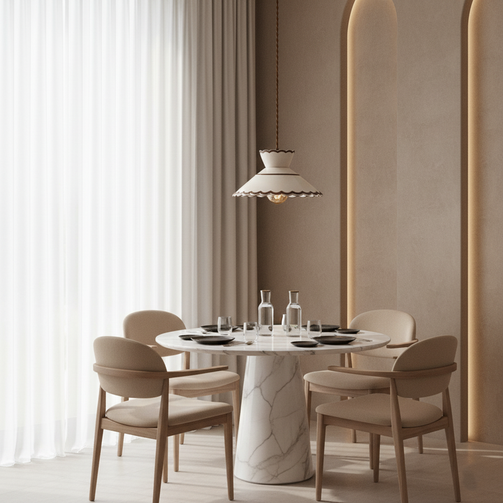 Diseño ondulado de lámpara de techo de cerámica, luz suave, perfecto para comedor o salón.