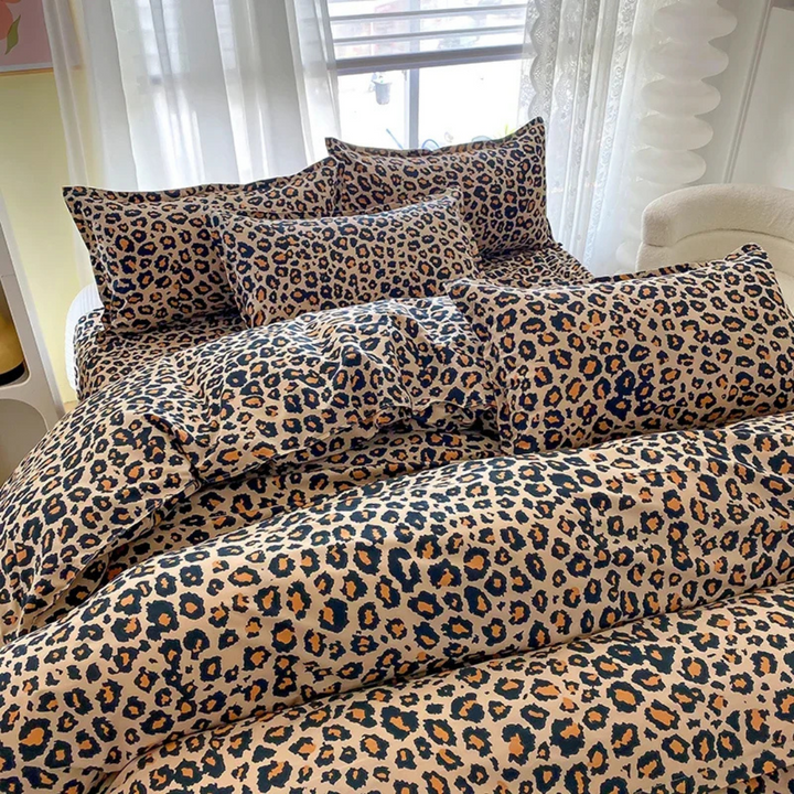Funda para edredón con vibrante estampado de leopardo marrón, hecha de microfibra de alta calidad para un estilo único en tu hogar.