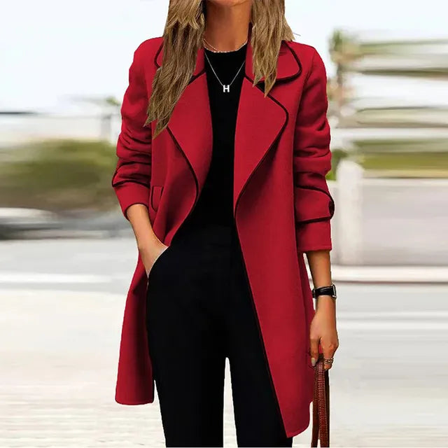 Abrigo largo de mujer CAMILA, diseño elegante con cuello clásico, perfecto para un guardarropa de invierno.