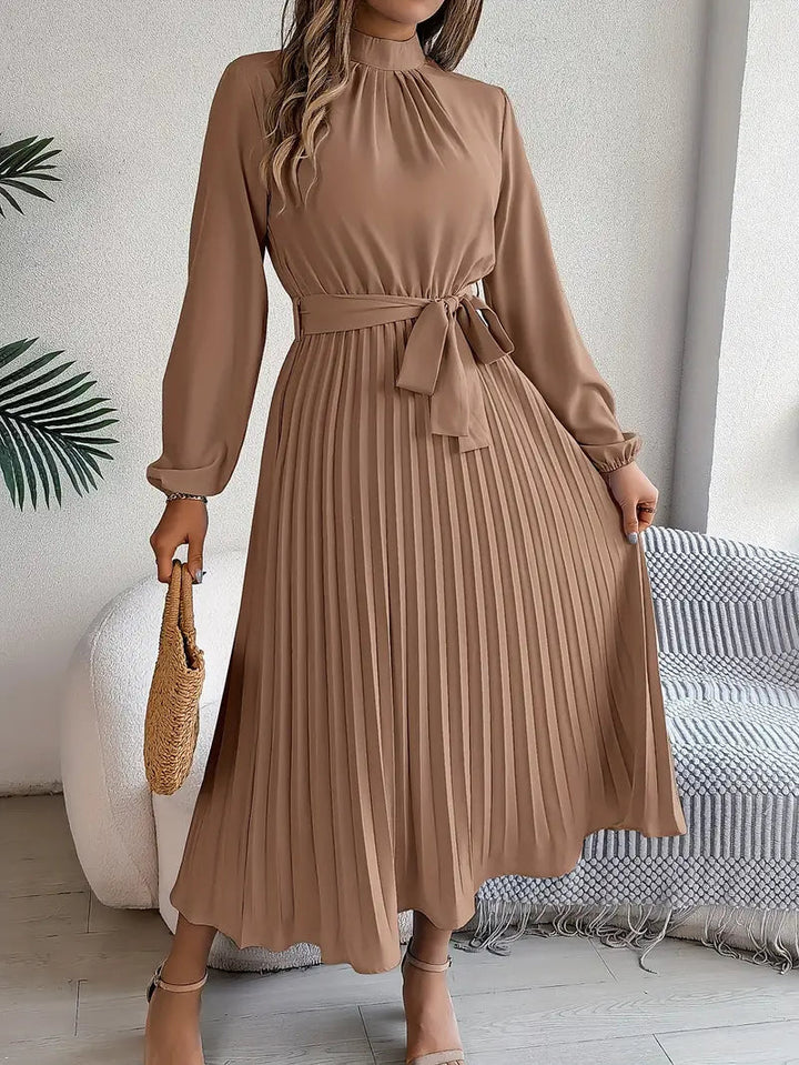 Vestido de noche elegante para mujer, diseño midi plisado, perfecto para eventos formales y fiestas.