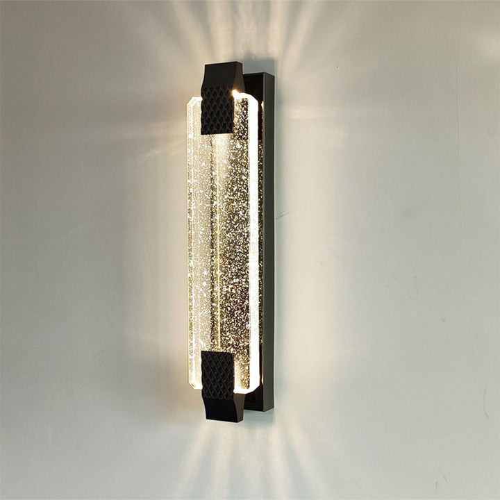 Aplique de pared brillante, un toque de lujo en iluminación decorativa LED.