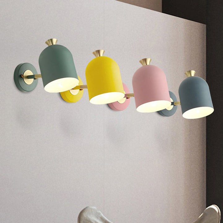 Iluminación moderna aplique de pared. Estilo contemporáneo elegante, ideal para decoración hogar y luz ambiente.