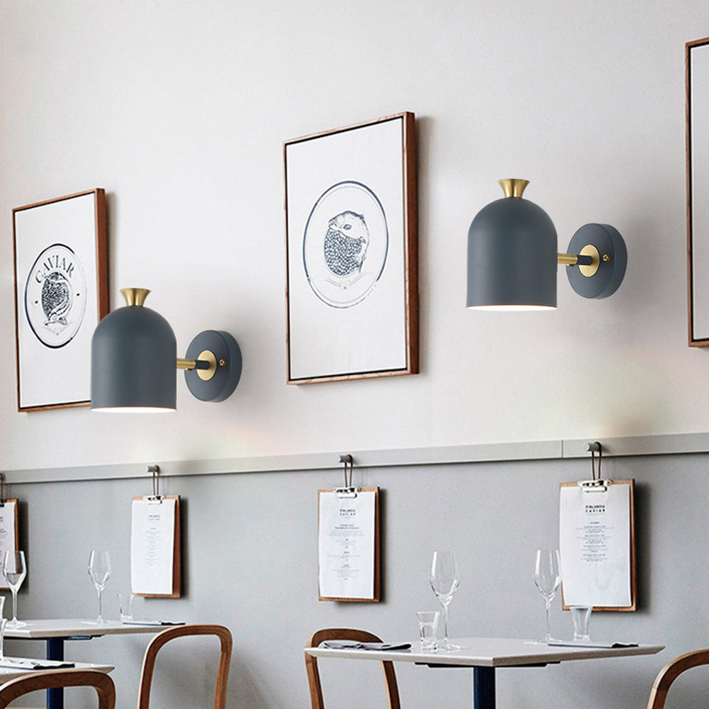 Diseño minimalista aplique de pared. Lámpara moderna para pasillo, crea luz ambiente cálida y decoración chic.