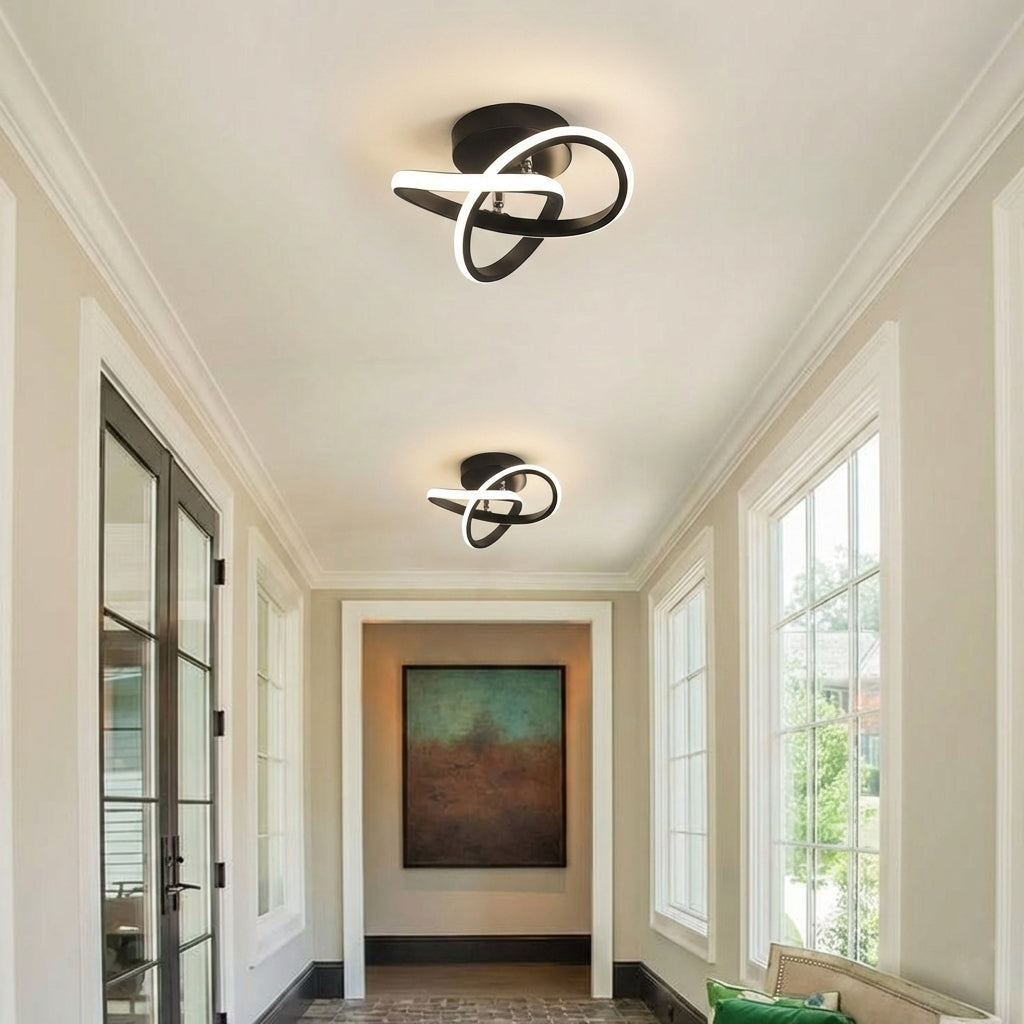 Iluminación de techo LED blanca, eficiente y moderna, ideal para pasillos.