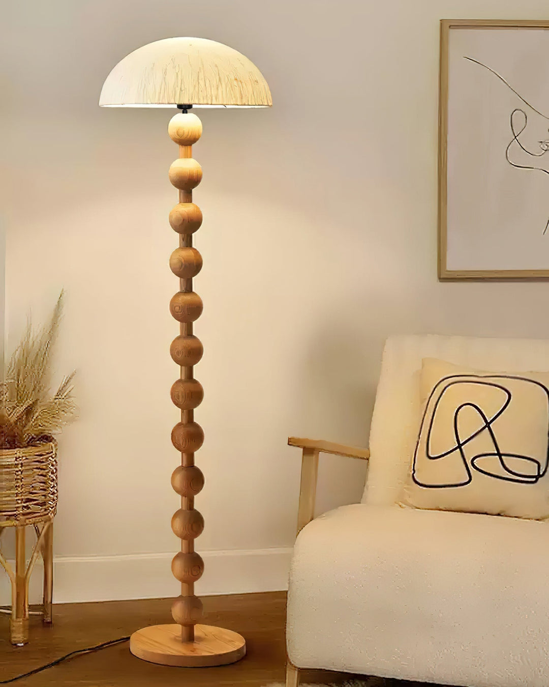 Iluminación moderna: lámpara de pie con un innovador diseño de cuentas. Decora tu hogar con un toque contemporáneo.