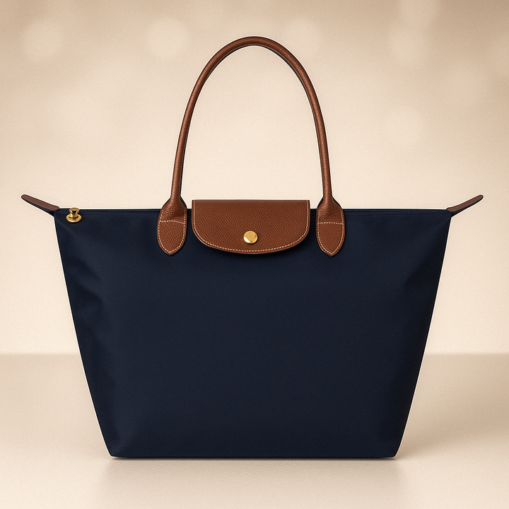 Bolso de viaje impermeable para dama, duradero y práctico para llevar esenciales con seguridad.