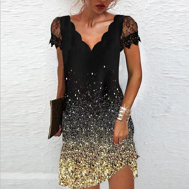 Vestido casual-elegante mini para mujer, encaje, cuello V y manga capuchina. Moderno y confortable.