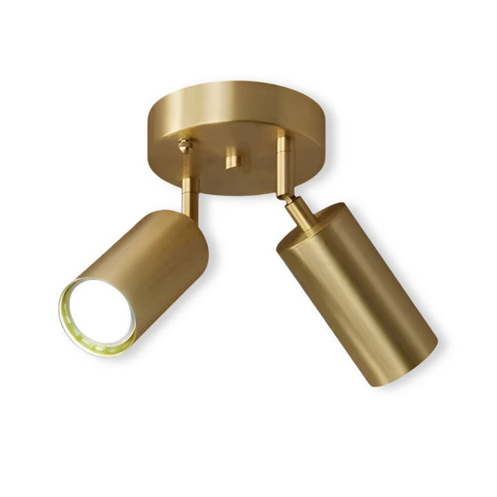 Lámpara de techo LED de diseño en latón, ideal para un hogar con estilo moderno y luz ambiental.