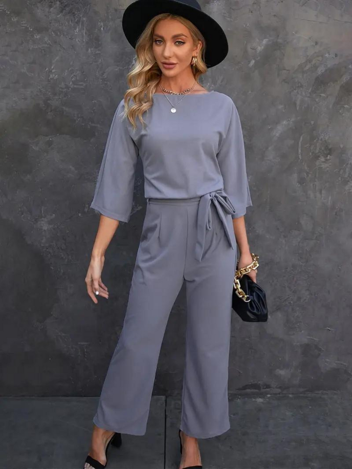 Mono de fiesta para mujer, diseño elegante con pierna ancha, estilo sofisticado y moderno.