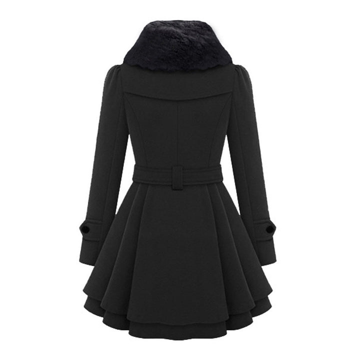 Elegante abrigo largo de invierno para mujer, protección cálida contra el frío. Moda exterior.