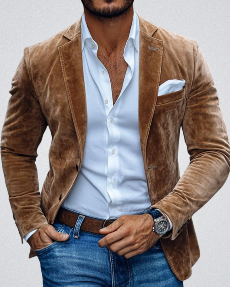 Americana cruzada beige para hombre, estilo moderno y entallado, ideal para cualquier ocasión.