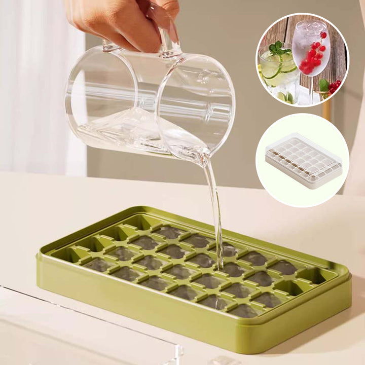 Prepara cubitos de hielo rápidamente con este molde de cocina. Frescura asegurada para tus bebidas.