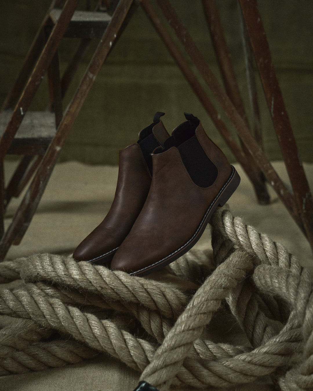 Botines Chelsea hombre, confort y estilo casual. Perfectos como zapato cómodo para cualquier ocasión.