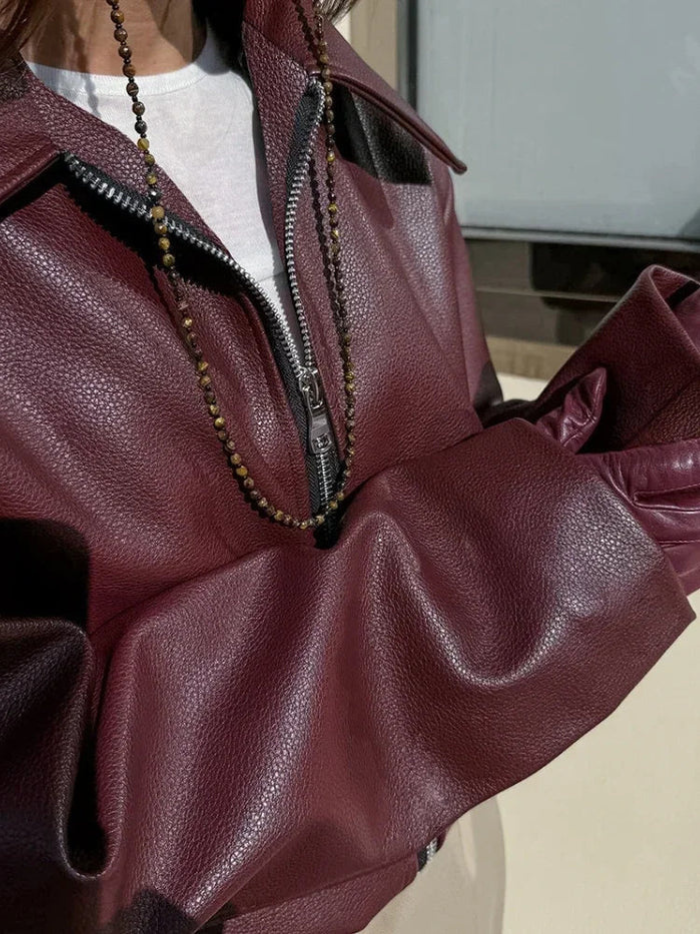 Chaqueta de mujer con cremallera, diseño clásico y versátil. Perfecta para un estilo casual o formal de entretiempo.