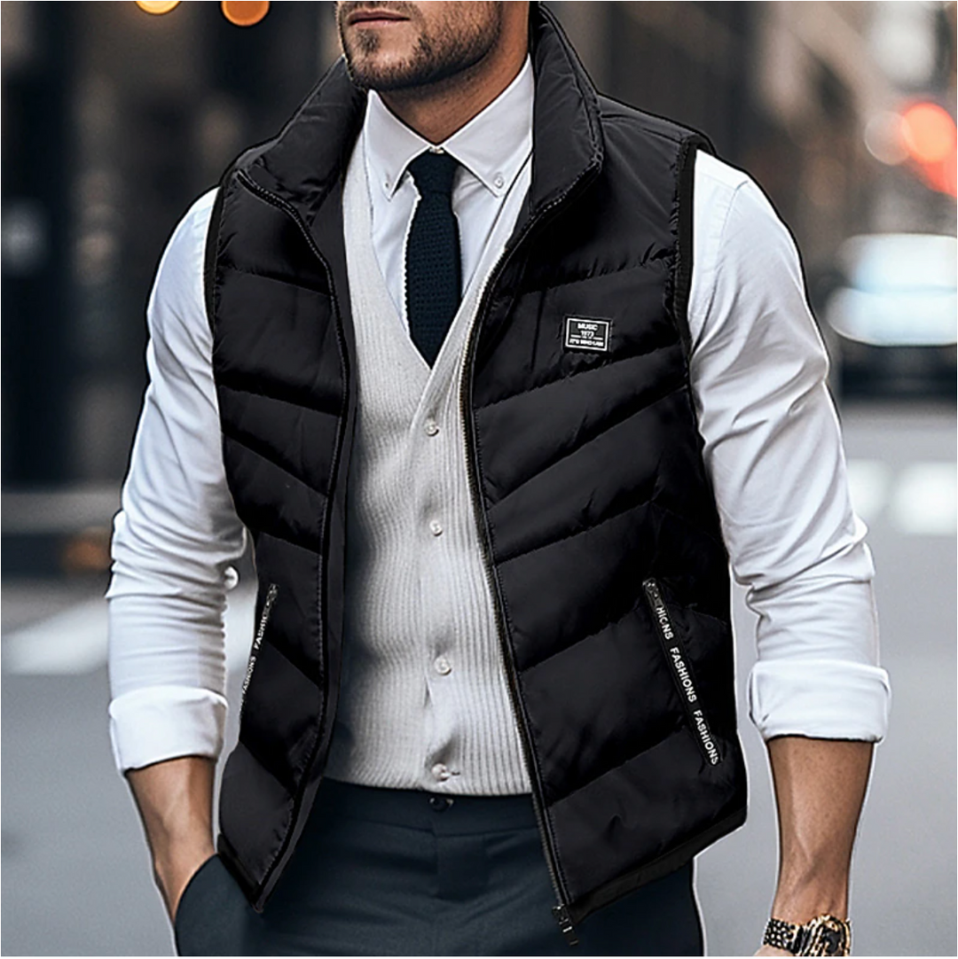Chaleco de hombre sin mangas, muy cómodo y transpirable. Ideal para vestir casual en entretiempo.