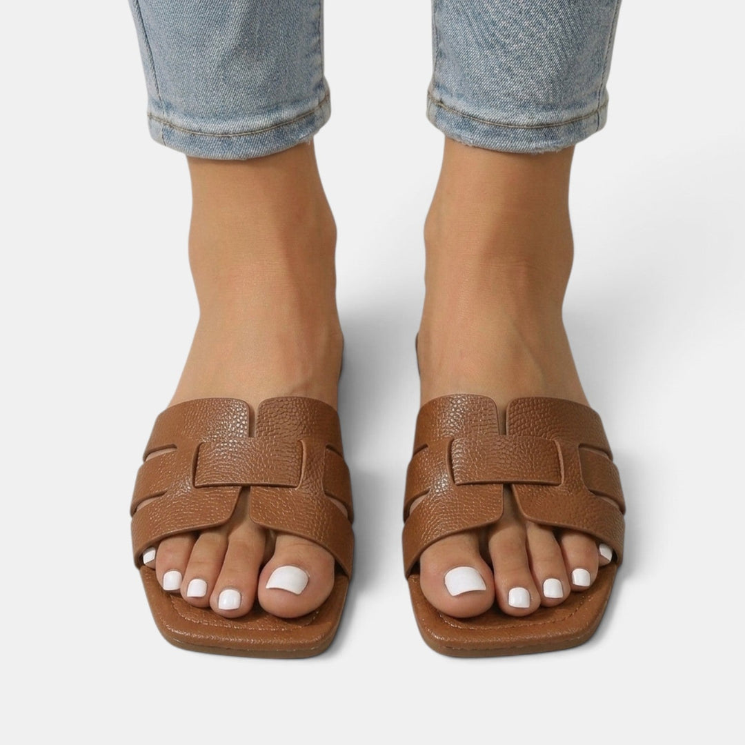 Calzado cómodo mujer: sandalias planas ortopédicas con soporte de arco y plantilla ergonómica, ideal para bienestar.