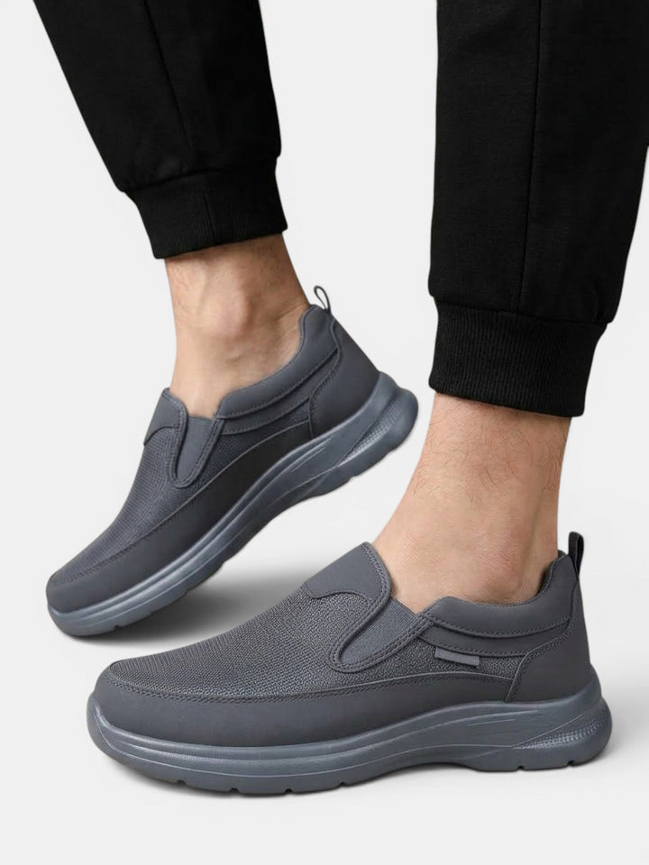 Zapatos de hombre ortopédicos, perfectos para caminar y uso diario, brindan confort y soporte duradero.