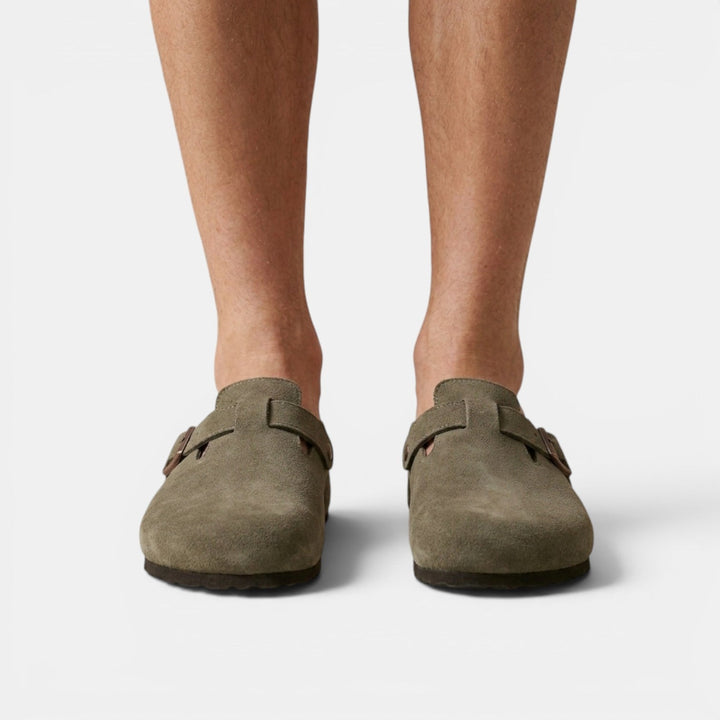 Zuecos para hombre con estilo minimalista, adecuados para diversas ocasiones casuales y de ocio.