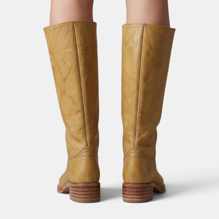 Botas elegantes para mujer, media caña, con tacón ancho. Perfectas para un look otoñal cómodo.