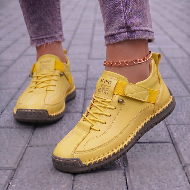 Zapatillas versátiles de mujer para uso diario. Calzado casual que prioriza la comodidad y un estilo moderno urbano.