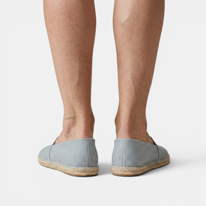 Mocasines de verano para hombre, calzado ligero, transpirable y versátil para moda casual sin cordones.