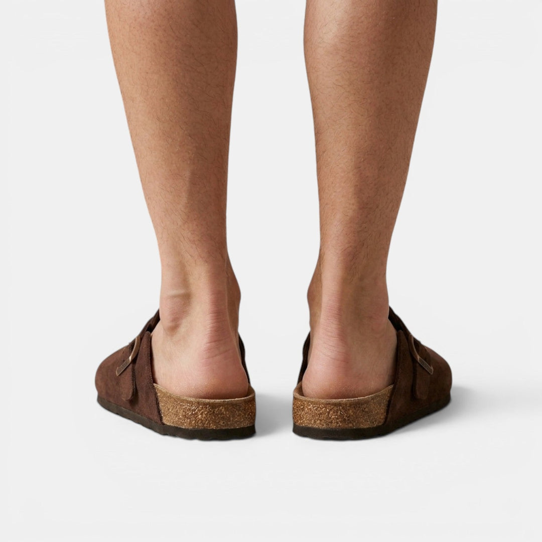 Zuecos para hombre, ideales para la temporada de verano, con un toque moderno y práctico.