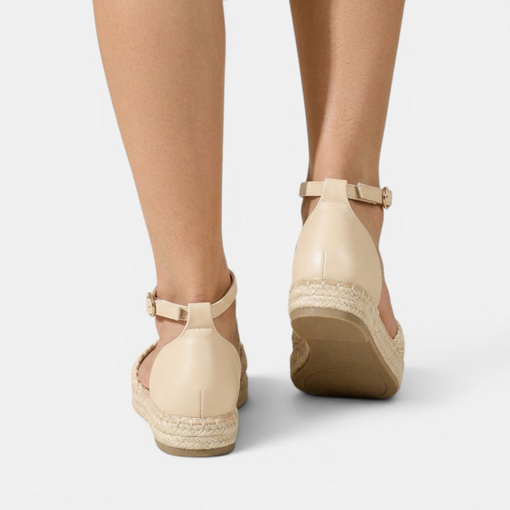 Sandalias cerradas Fisherman para mujer, cómodas y planas. Calzado de verano con estilo casual femenino.