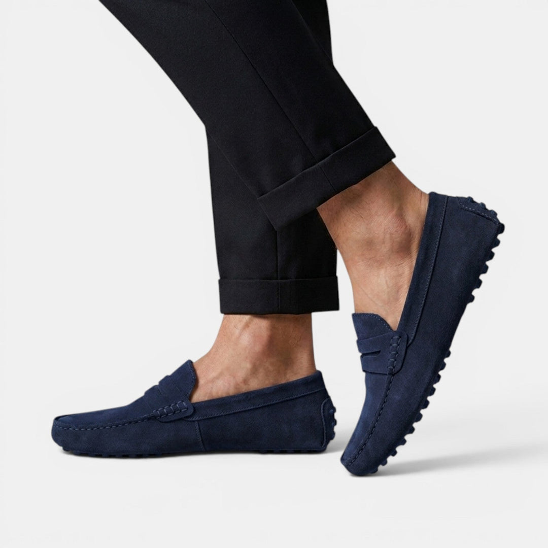Zapatos driver de ante vegano para hombre. Calzado elegante y casual, ideal para cualquier ocasión.