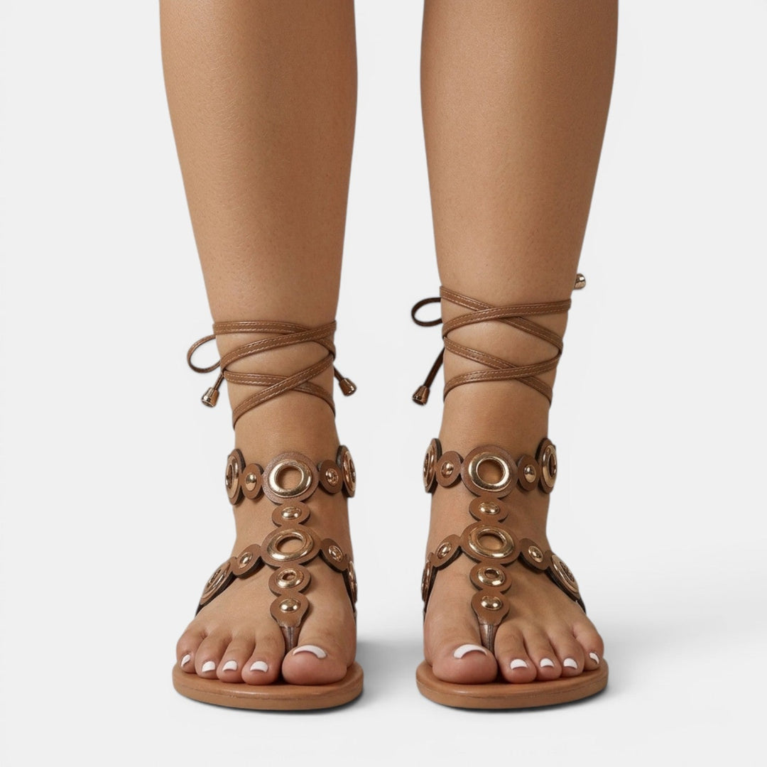Sandalias planas romanas para mujer. Diseño cómodo con múltiples tiras, perfectas para la moda veraniega.