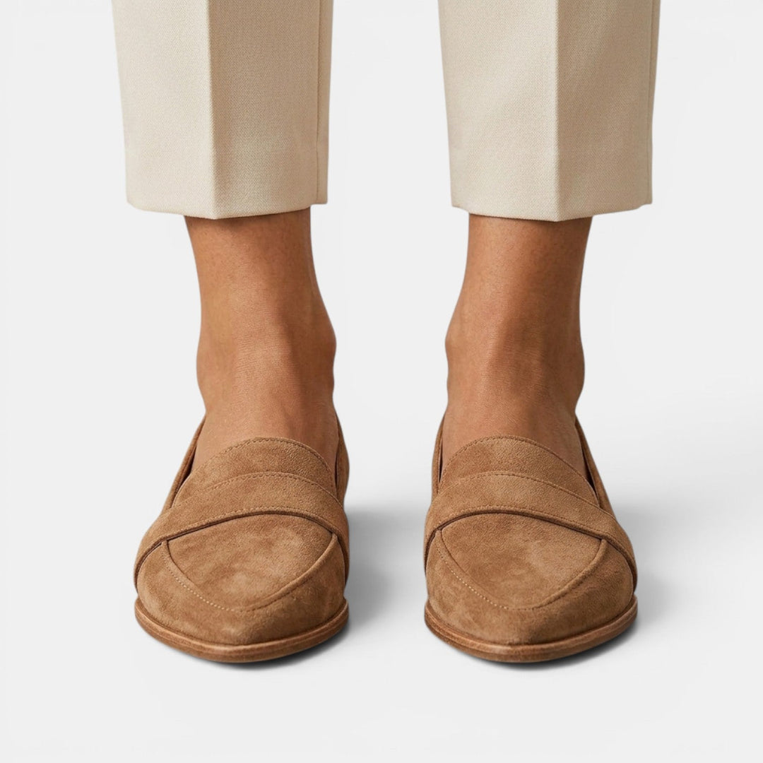 Zapatos planos de mujer, mocasín ortopédico, ideales para el bienestar y la moda femenina.