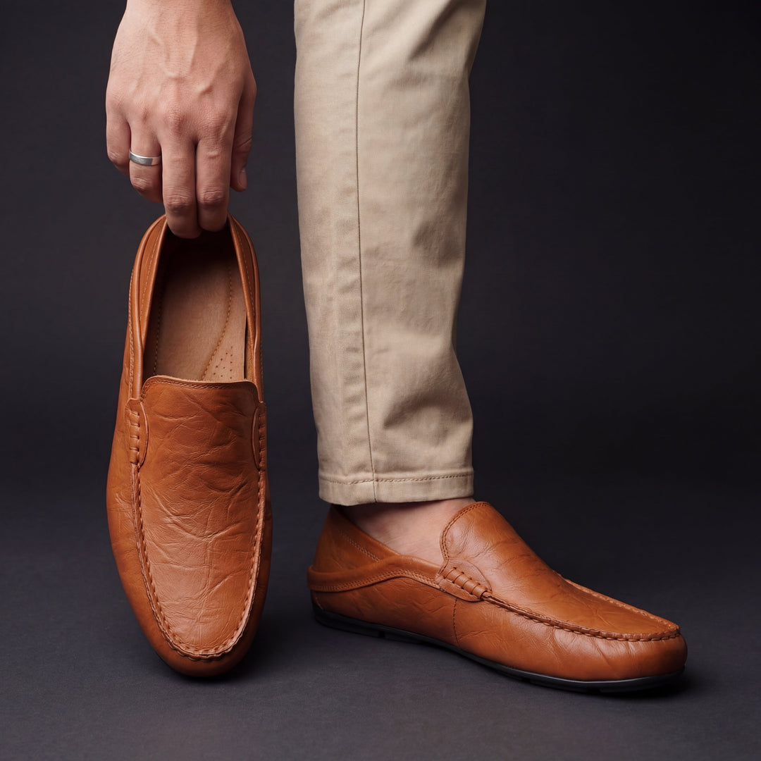 Zapato mocasín de piel auténtica para hombre, confort excepcional y diseño atemporal. Estilo formal y casual.
