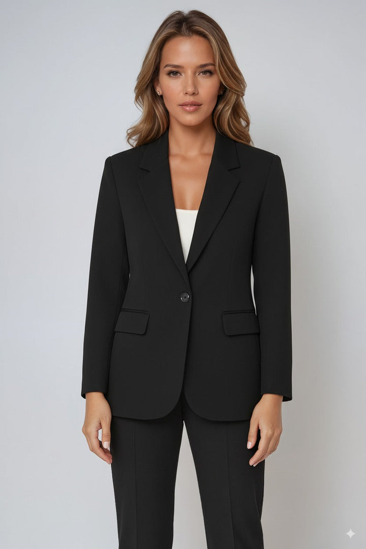 Detalle de la textura del blazer SOFÉA de mujer, ideal para moda femenina y ropa de oficina.