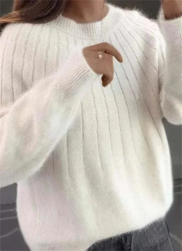 Jersey de cachemira para mujer, cálido y versátil para outfits de otoño e invierno con estilo.